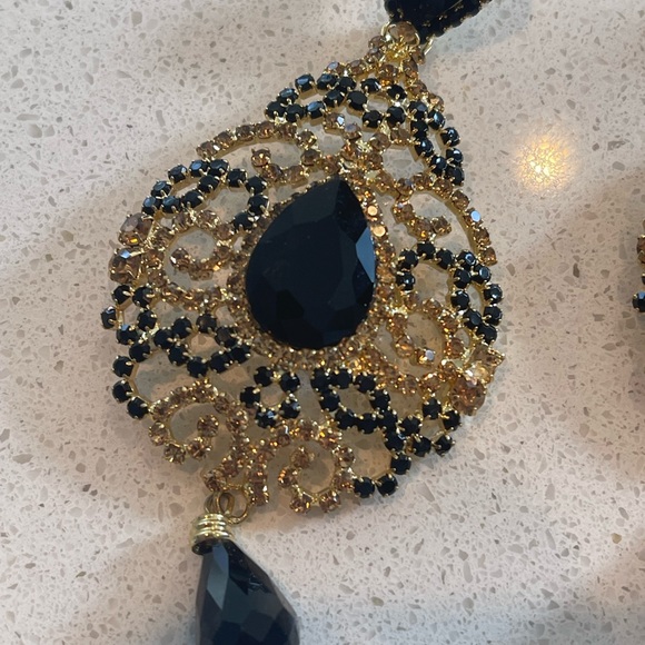 Gold and black Indian styled earrings - Picture 2 of 3